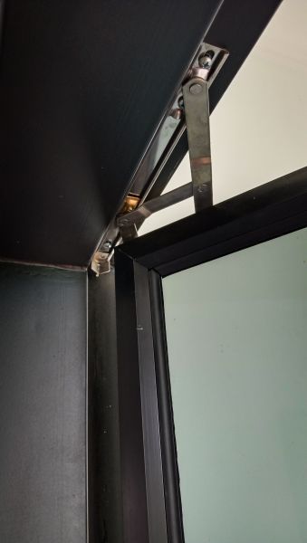 Pivot Window Replacement in Tavares