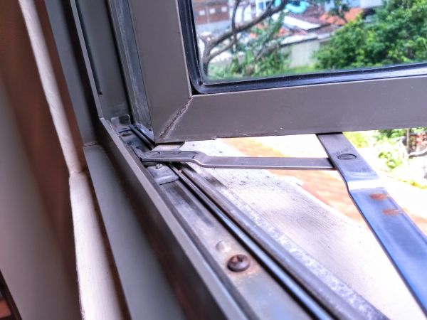 Hinged Window Replacement in Tavares